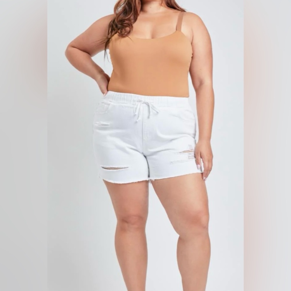 YMI Dream Jogger White Distressed Shorts Sz 2X